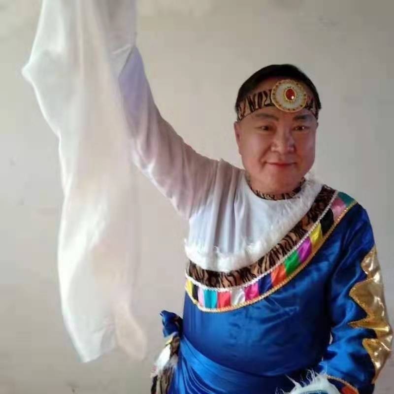 走在冷风中的第一张照片--辽宁认干亲服务网