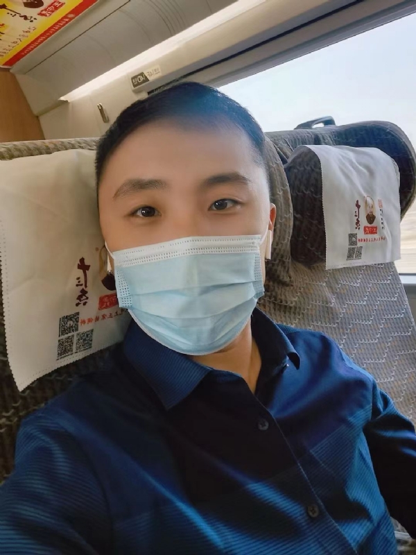 孤独的小屁猪的第二张照片--辽宁认干亲服务网