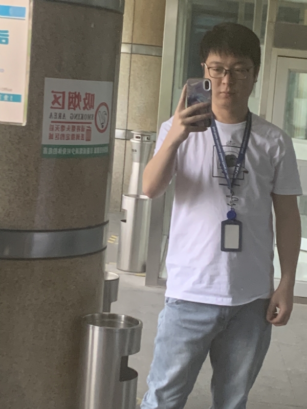 潜伏的第一张照片--辽宁认干亲服务网